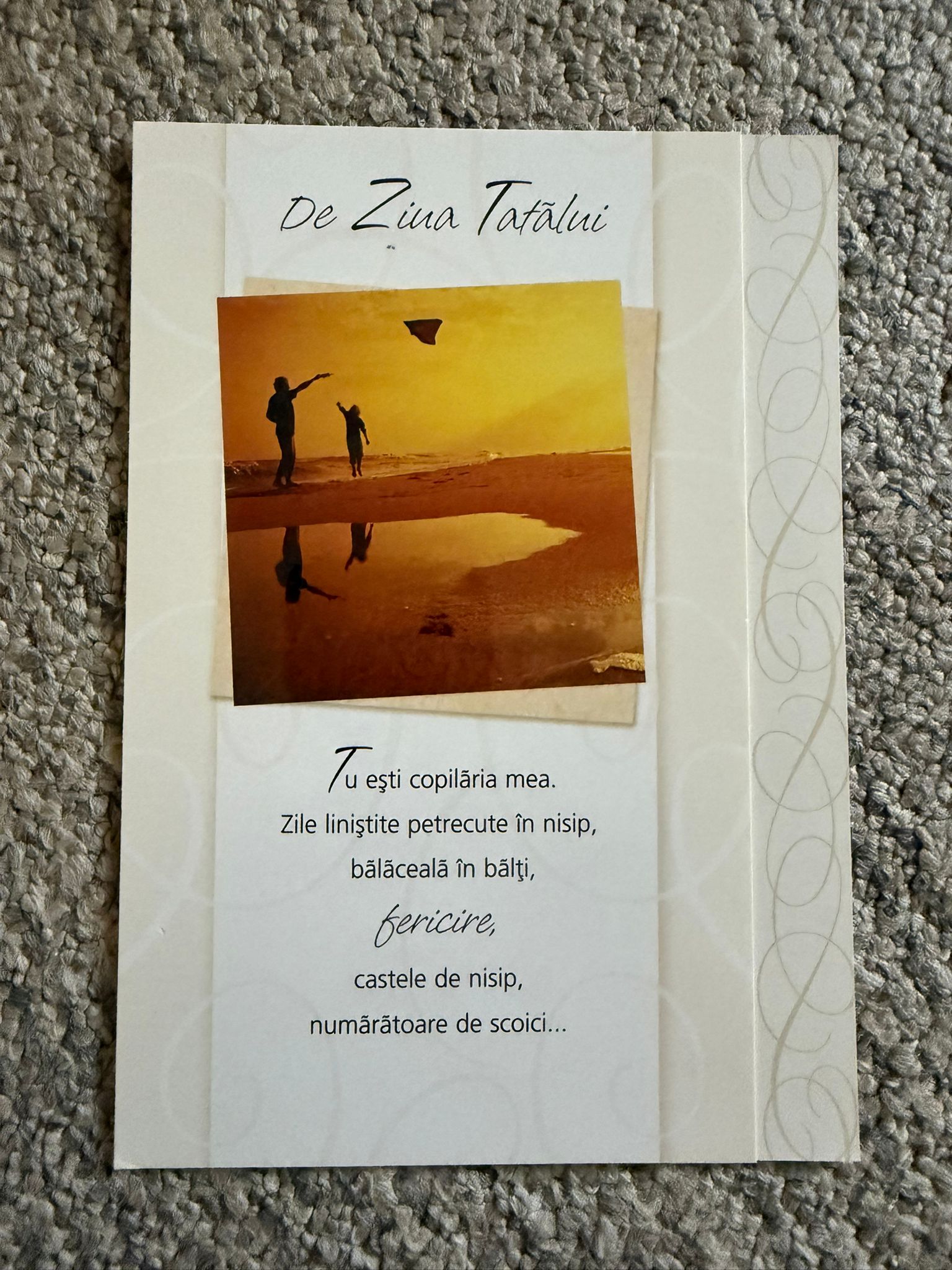 Felicitare elegantă pentru orice ocazie