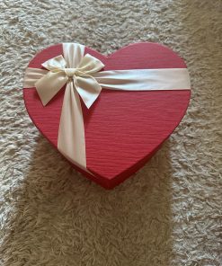Cutie în formă de inimă
