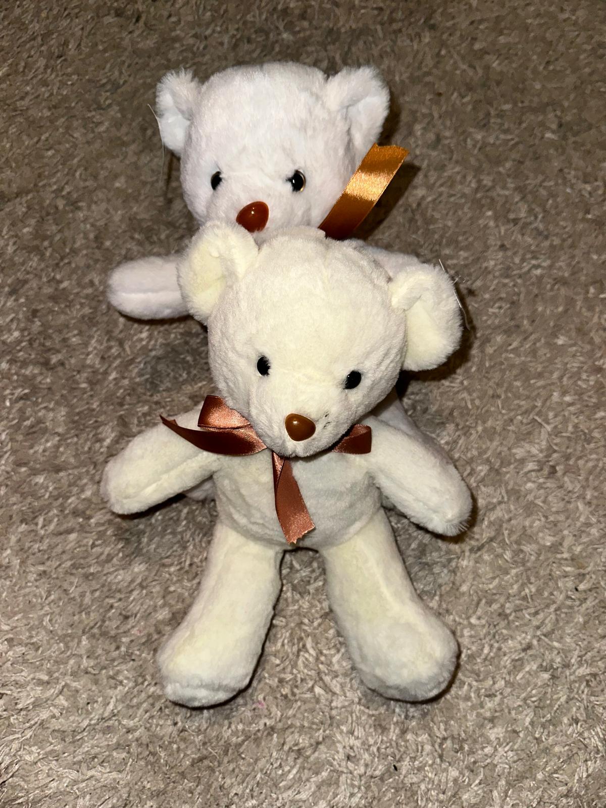 Ursuleț de pluș Alb cu fundiță - imagine 2